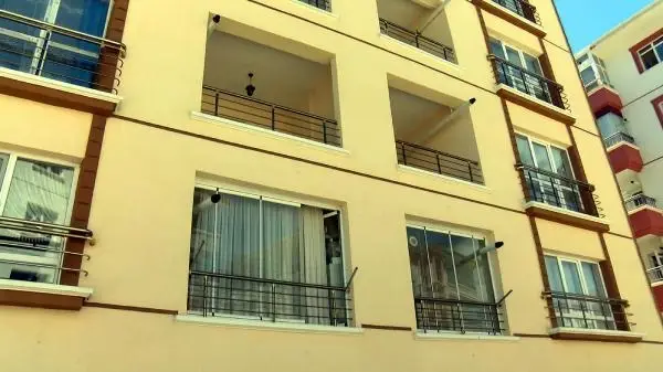 görümce 2'nci katın balkonundan düştü görümce 2'nci katın balkonundan düştü