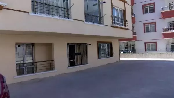 görümce 2'nci katın balkonundan düştü görümce 2'nci katın balkonundan düştü