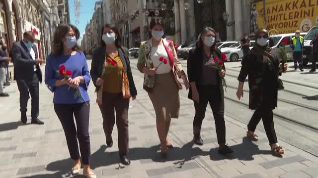 hdp es genel baskani buldan anneler gunu nde 14121627 o