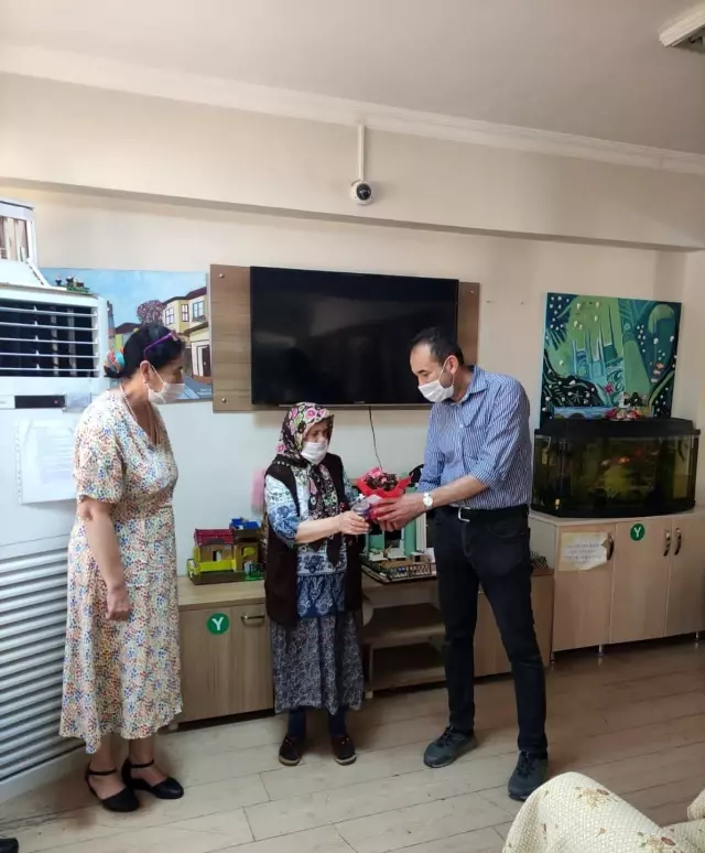 Huzurevindeki anneler unutulmadı Huzurevindeki anneler unutulmadı