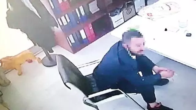 İhaleye girebilmek için akılalmaz yöntem: Kendini polis olarak tanıtıp rakip fırıncılardan bilgi topladı İhaleye girebilmek için akılalmaz yöntem: Kendini polis olarak tanıtıp rakip fırıncılardan bilgi topladı