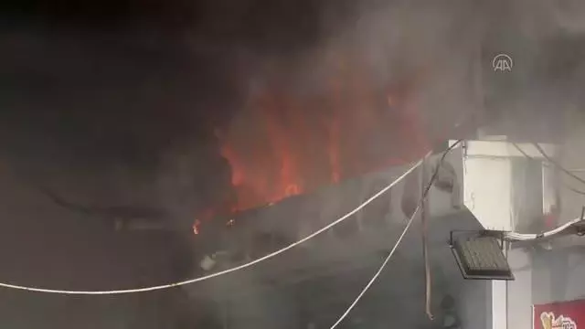 İş yerinde çıkan yangın hasara neden oldu İş yerinde çıkan yangın hasara neden oldu