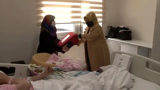 İstanbul'un tek kadın Belediye Başkanı Döğücü'den yeni doğum yapan annelere jest