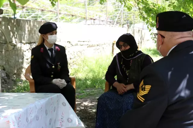 Son dakika: Jandarmadan Güllü anneye anlamlı ziyaret
