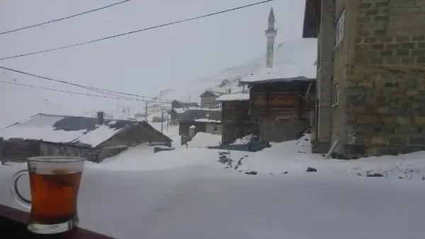 BAYBURT'TA DA KAR ETKİSİ BAYBURT'TA DA KAR ETKİSİ