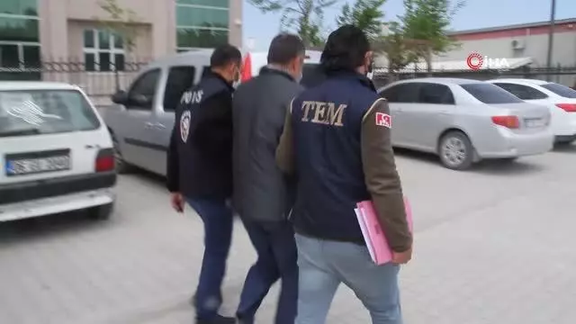 Son dakika 3. sayfa: Konya'da yakalanan eski emniyet müdürü tutuklandı Son dakika 3. sayfa: Konya'da yakalanan eski emniyet müdürü tutuklandı