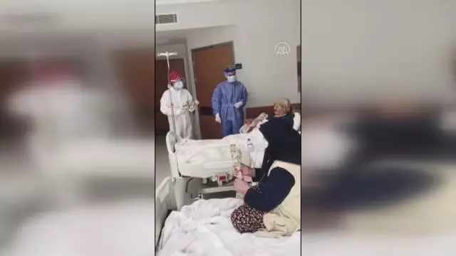 Kovid-19'la mücadelede görev alan hemşireler, Anneler Günü'ne özel video klip hazırladı