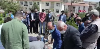 Malatya: Son dakika haberleri: MALATYA AK PARTİ'Lİ ÜNAL, VEFAT EDEN DAYISININ CENAZESİNE KATILDI Malatya: Son dakika haberleri: MALATYA AK PARTİ'Lİ ÜNAL, VEFAT EDEN DAYISININ CENAZESİNE KATILDI