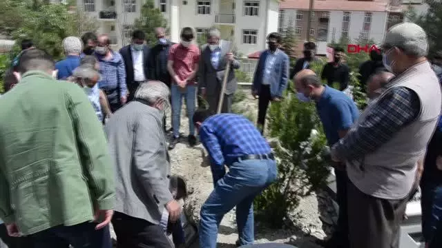 Son dakika haberleri: MALATYA AK PARTİ'Lİ ÜNAL, VEFAT EDEN DAYISININ CENAZESİNE KATILDI Son dakika haberleri: MALATYA AK PARTİ'Lİ ÜNAL, VEFAT EDEN DAYISININ CENAZESİNE KATILDI