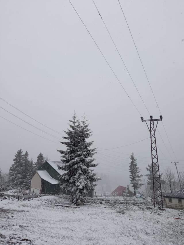 Mayısta kar sürprizi! Karadeniz yaylaları beyaza büründü Mayısta kar sürprizi! Karadeniz yaylaları beyaza büründü