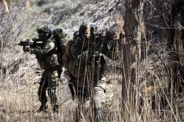 MSB: Metina'da PKK'lı 2 terörist etkisiz hale getirildi MSB: Metina'da PKK'lı 2 terörist etkisiz hale getirildi