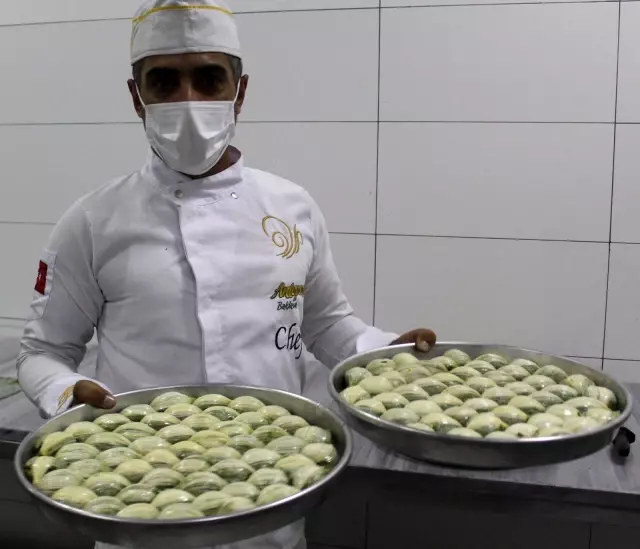 Midye baklava siparişlerine yetişemiyorlar Midye baklava siparişlerine yetişemiyorlar