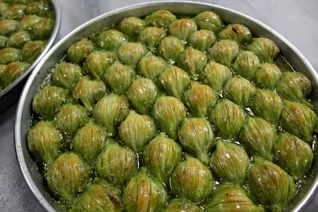 Midye baklava siparişlerine yetişemiyorlar Midye baklava siparişlerine yetişemiyorlar