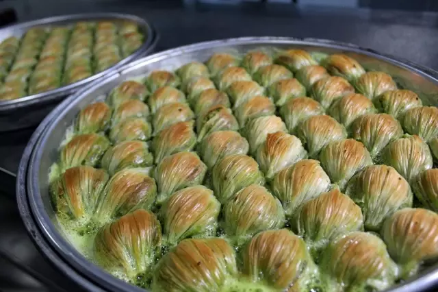 Midye baklava siparişlerine yetişemiyorlar Midye baklava siparişlerine yetişemiyorlar