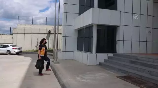 Nöbetteki sağlık çalışanları Anneler Günü'nü buruk geçiriyor Nöbetteki sağlık çalışanları Anneler Günü'nü buruk geçiriyor