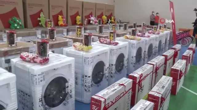 Son dakika haber: - Öksüz ve yetim çocukların dilekleri bayram hediyeleri oldu Son dakika haber: - Öksüz ve yetim çocukların dilekleri bayram hediyeleri oldu