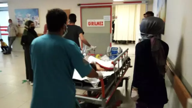 Otomobilin ezdiği minik Mustafa ağır yaralandı Otomobilin ezdiği minik Mustafa ağır yaralandı