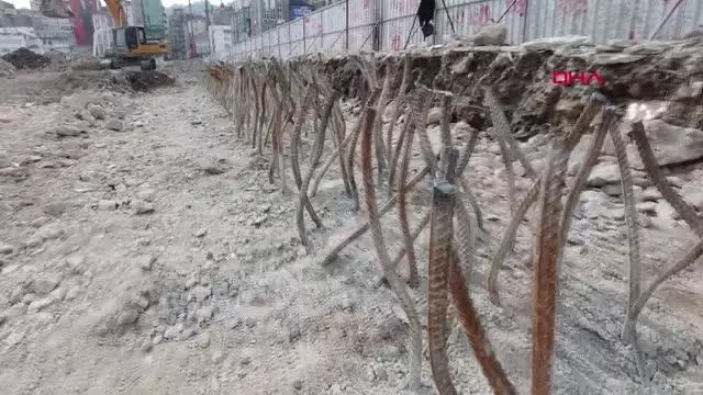 Rize'de dolgudaki son riskli bina da yıkıldı; tek darbe yetti Rize'de dolgudaki son riskli bina da yıkıldı; tek darbe yetti