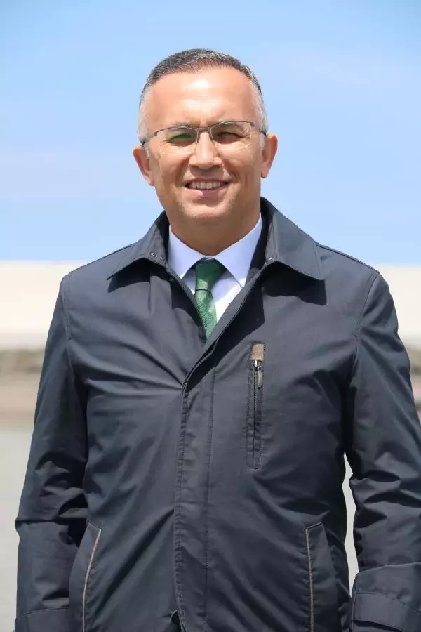 Rize'de dolgudaki son riskli bina da yıkıldı; tek darbe yetti Rize'de dolgudaki son riskli bina da yıkıldı; tek darbe yetti