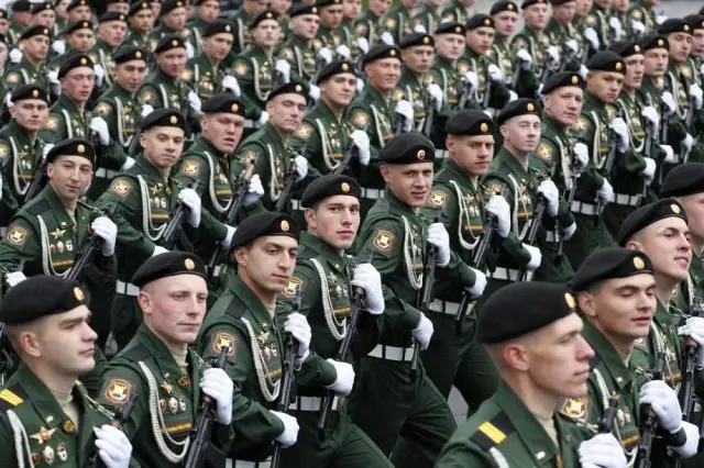Son dakika... Rusya, Zafer Günü'nü askeri geçit töreniyle kutladı Son dakika... Rusya, Zafer Günü'nü askeri geçit töreniyle kutladı