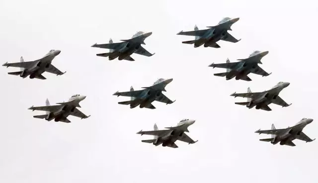 Son dakika... Rusya, Zafer Günü'nü askeri geçit töreniyle kutladı Son dakika... Rusya, Zafer Günü'nü askeri geçit töreniyle kutladı