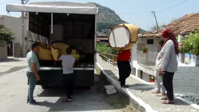 Sel mağduru aileye hayırsever esnaftan Anneler Günü hediyesi Sel mağduru aileye hayırsever esnaftan Anneler Günü hediyesi