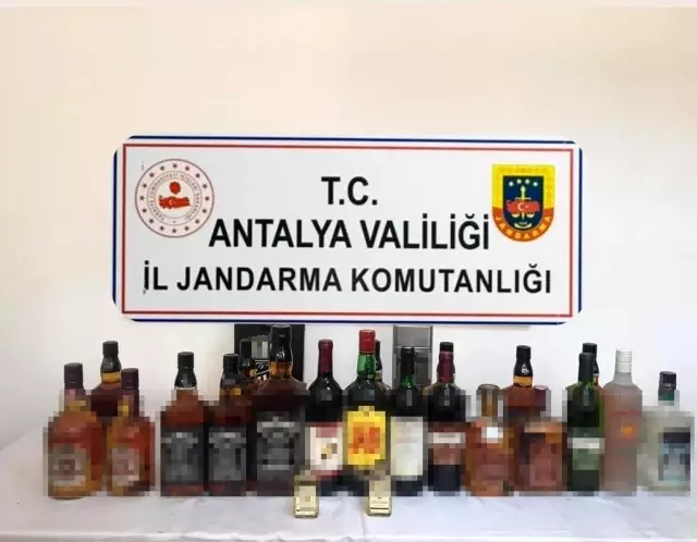 Antalya'da silah ve mühimmat kaçakçılığına 8 gözaltı Antalya'da silah ve mühimmat kaçakçılığına 8 gözaltı