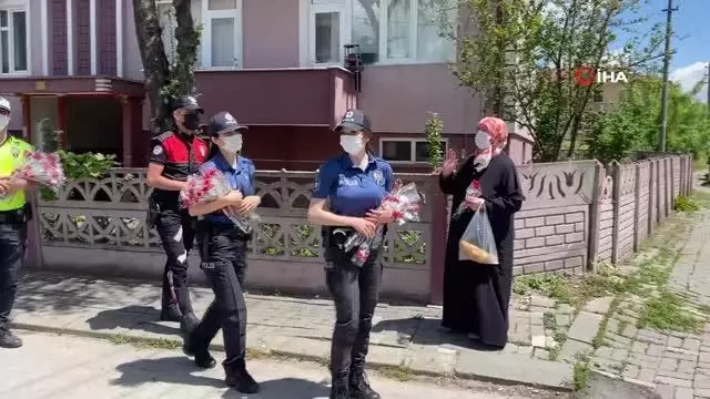 Sirenler eşliğinde bu sefer ceza için değil, bakın ne için sokaktaydılar Sirenler eşliğinde bu sefer ceza için değil, bakın ne için sokaktaydılar