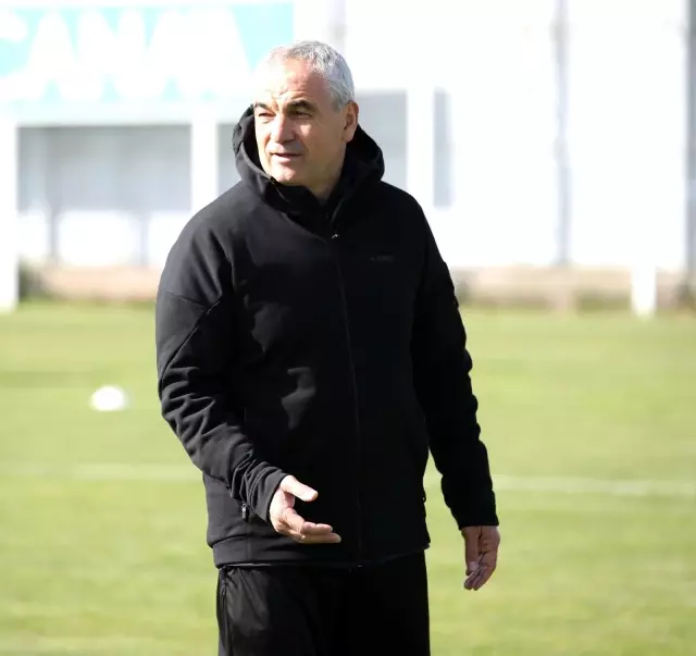 Sivasspor, ara vermeden Fenerbahçe maçı hazırlıklarına başladı Sivasspor, ara vermeden Fenerbahçe maçı hazırlıklarına başladı