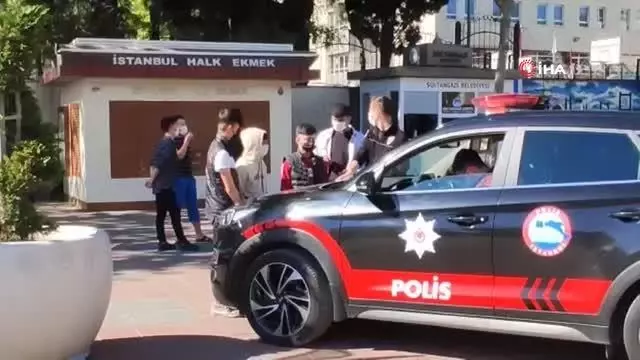 Sultangazi'de kısıtlamaya uymayan gençlere cezai işlem uygulandı Sultangazi'de kısıtlamaya uymayan gençlere cezai işlem uygulandı