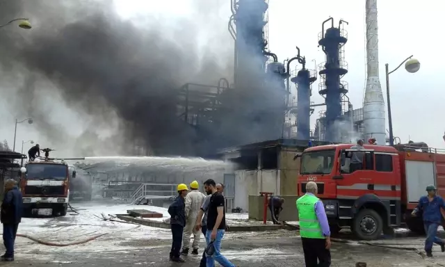 Son dakika: - Suriye'de rejime ait petrol rafinerisinde yangın Son dakika: - Suriye'de rejime ait petrol rafinerisinde yangın
