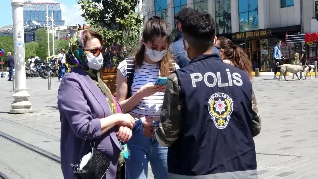 Taksim'de turistlere yönelik denetim Taksim'de turistlere yönelik denetim