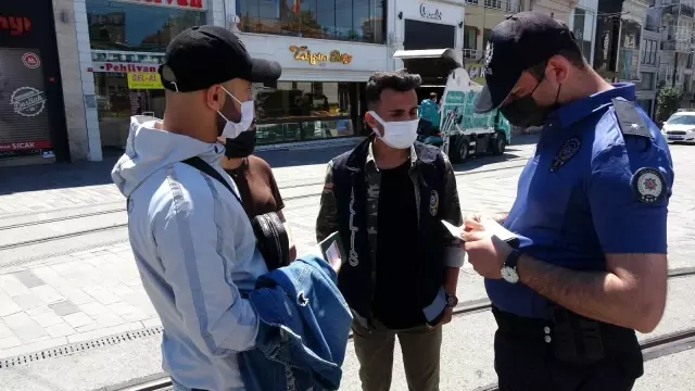 Taksim'de turistlere yönelik denetim Taksim'de turistlere yönelik denetim