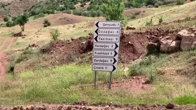 Toprağa gömülü kafatası ve insan kemikleri bulundu Toprağa gömülü kafatası ve insan kemikleri bulundu