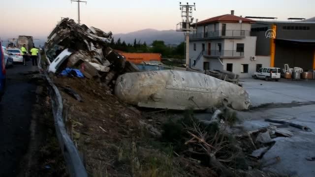 Trafik kazasında 2 kişi yaşamını yitirdi