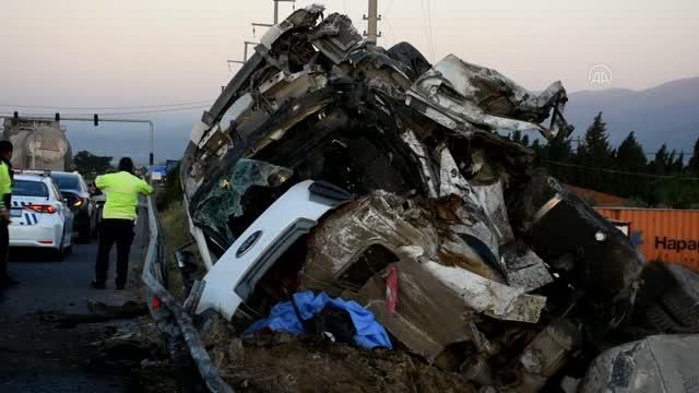 Trafik kazasında 2 kişi yaşamını yitirdi