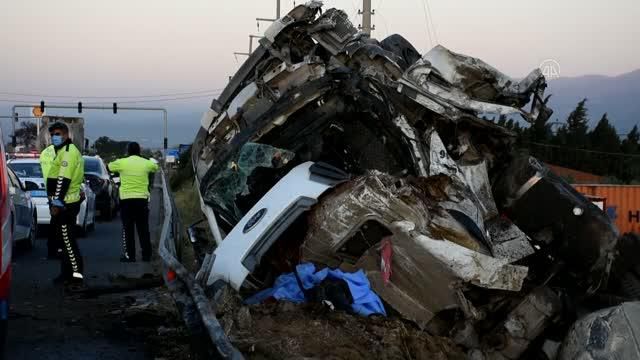 Trafik kazasında 2 kişi yaşamını yitirdi