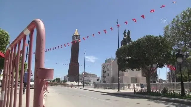 Tunus'ta ramazan bayramı haftasında tam karantinaya gitti Tunus'ta ramazan bayramı haftasında tam karantinaya gitti