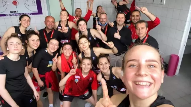 Turgutlu Belediye Kadın Basketbol takımı final grubunda Turgutlu Belediye Kadın Basketbol takımı final grubunda