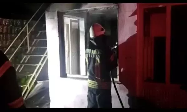 Turgutlu'da, Tarım Ürünleri Gıda Çarşısı'nda iş yeri yangını Turgutlu'da, Tarım Ürünleri Gıda Çarşısı'nda iş yeri yangını