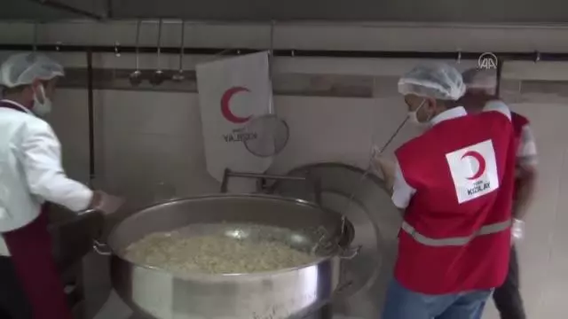 Türk Kızılay Hakkari'de her gün 500 kişiye iftar yemeği ulaştırıyor