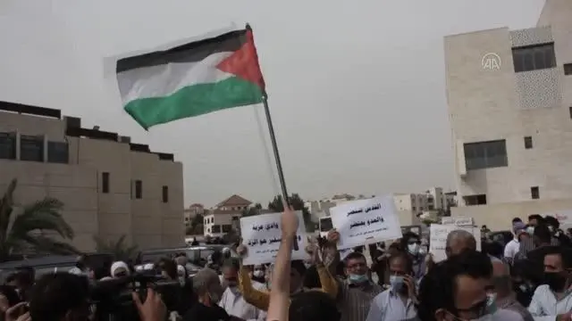 Ürdünlüler, İsrail'in Kudüs ve Filistinlilere yönelik ihlallerini protesto etti Ürdünlüler, İsrail'in Kudüs ve Filistinlilere yönelik ihlallerini protesto etti