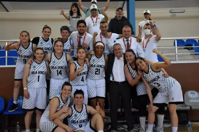 Urla Belediyesi Gençlik Spor Kulübü play-off maçında 'devam' dedi Urla Belediyesi Gençlik Spor Kulübü play-off maçında 'devam' dedi