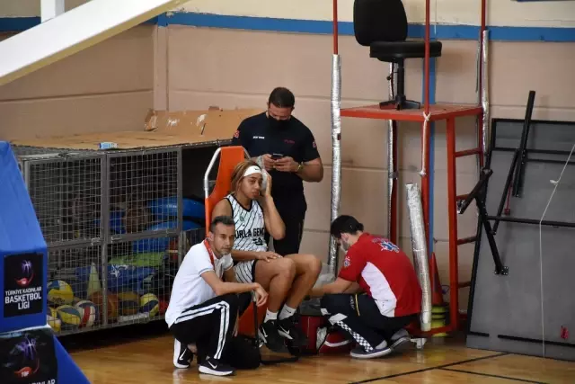 Urla Belediyesi Gençlik Spor Kulübü play-off maçında 'devam' dedi Urla Belediyesi Gençlik Spor Kulübü play-off maçında 'devam' dedi