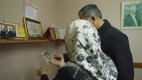 Vali Yerlikaya Anneler Günü'nde Şile'de 17 yıllık Muhtar Karakeskin'i ziyaret etti Vali Yerlikaya Anneler Günü'nde Şile'de 17 yıllık Muhtar Karakeskin'i ziyaret etti
