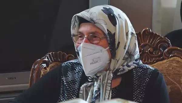 Vali Yerlikaya Anneler Günü'nde Şile'de 17 yıllık Muhtar Karakeskin'i ziyaret etti Vali Yerlikaya Anneler Günü'nde Şile'de 17 yıllık Muhtar Karakeskin'i ziyaret etti