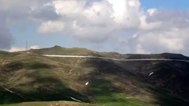 Van'ın İran sınırı 64 kilometrelik duvarla güçlendiriliyor Van'ın İran sınırı 64 kilometrelik duvarla güçlendiriliyor