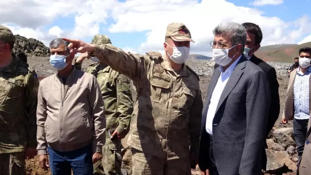 Van'ın İran sınırı 64 kilometrelik duvarla güçlendiriliyor Van'ın İran sınırı 64 kilometrelik duvarla güçlendiriliyor