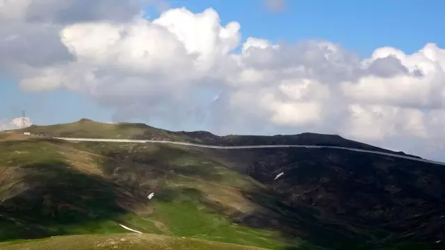 Van'ın İran sınırı 64 kilometrelik duvarla güçlendiriliyor Van'ın İran sınırı 64 kilometrelik duvarla güçlendiriliyor