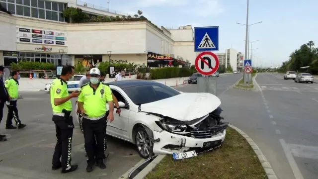 Son dakika haberleri: Yaralamalı trafik kazası sonrası 'kim haklı' tartışması Son dakika haberleri: Yaralamalı trafik kazası sonrası 'kim haklı' tartışması
